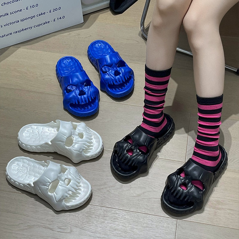 Chanclas con calavera