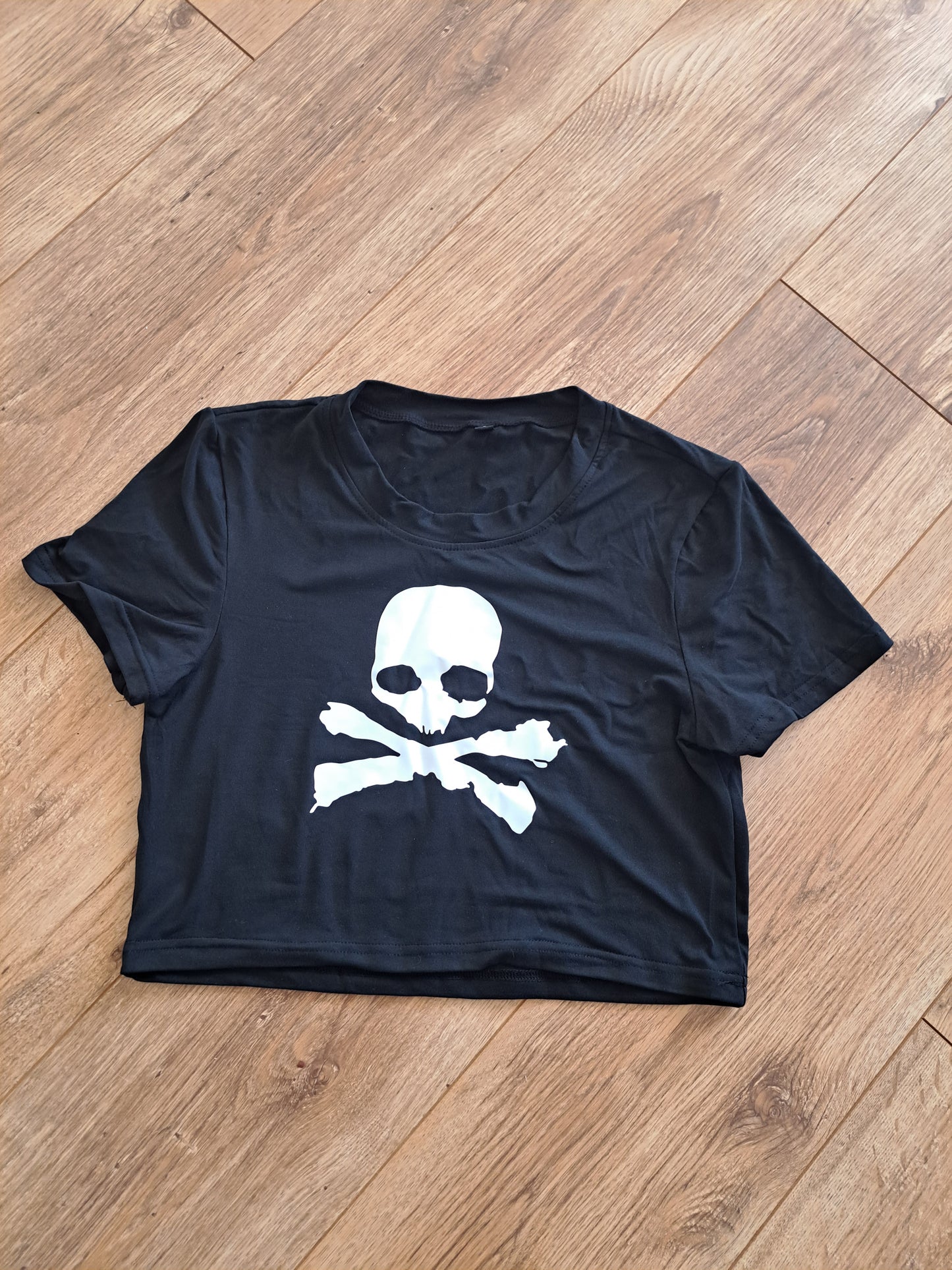 Black Skull & Crossbones Cropped Pirate T Shirt